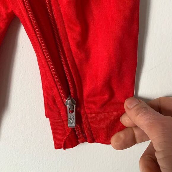 Nike red/white printed logo trim coverall, zipper to ankle, logo on chest, 6 mo - Picture 6 of 9